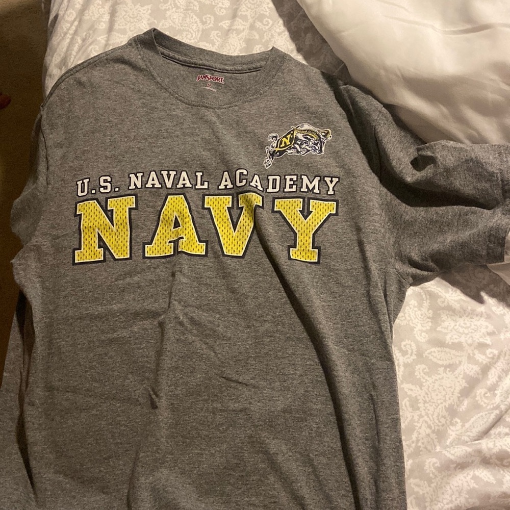 Navy tshirt